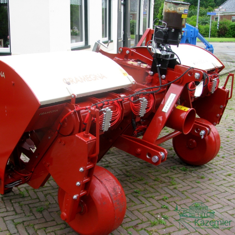 Nieuwste Gramegna spitmachine binnen gekomen voor aflevering.